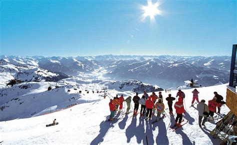 wintersport groepsreizen alleengaanden|Wintersport singlereizen van VillaVibes 